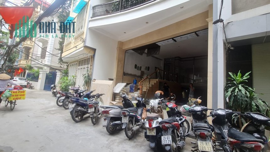 Bán văn phòng ngõ 121 Thái Hà 225m2 10 tầng mặt tiền 7m giá rao bán 63 tỷ