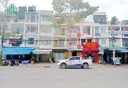 Nhà thuê 4 Tầng Mặt tiền đường Tạ Quang Bửu P4Q8 - Giá 25 Triệu