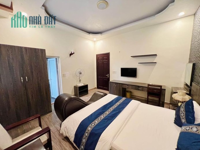 Bán khách sạn ngõ 110 Trần Duy Hưng 150m2x 7 nổi 1 hầm, mặt tiền 6m giá 51 tỷ