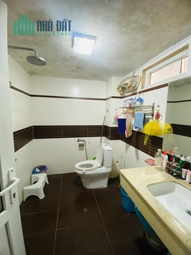 Cực hiếm nhỉnh 2.5 tỷ có nhà đẹp 3 tầng Thanh Xuân, ô tô tránh kinh doanh sầm uất, Lh 0975666943