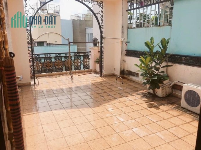 Huỳnh Văn Bánh-Phú Nhuận- 4 TẦNG BÊ TÔNG - HẺM XE TẢI - Giá chỉ 11,9 tỷ