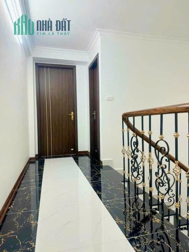 SIÊU PHẨM NHÀ ĐẸP - DT:50M2 x MT:4M x 4 TẦNG x 5 NGỦ - CHỈ 30M RA ÔTÔ NGÕ TRƯỚC NHÀ 3 M GẦN ROYAL