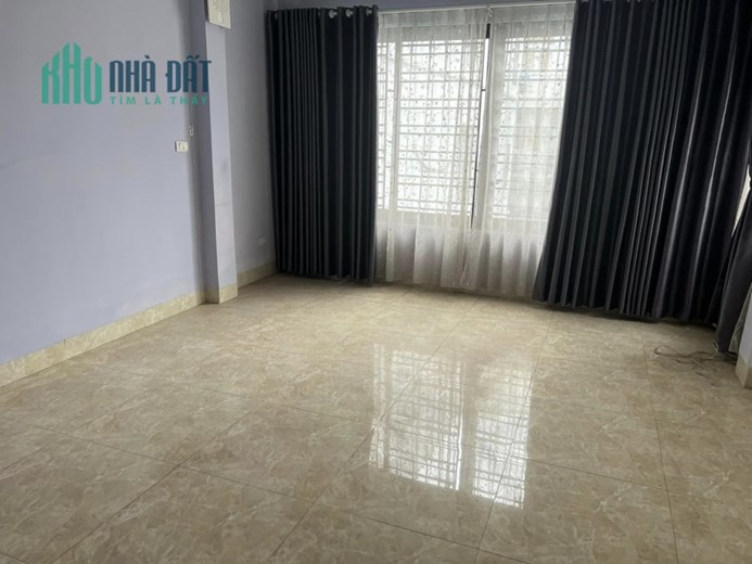 Bán nhà 83m2 phố Nguyễn Văn Cừ Gara Ô tô tránh Thang máy XỊN Nội thất Nhập Giá 12.3 Tỷ