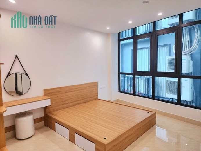 Bán nhà 81m2 phố Nguyễn Văn Cừ Gara 2 Ô tô tránh Thang máy XỊN Nội thất Cao cấp Giá 12.3 Tỷ