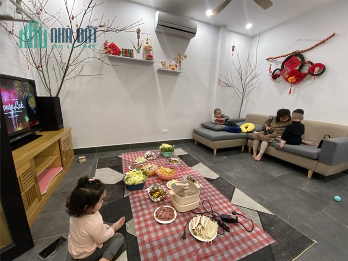 Bán nhà Nguyễn Chính, Tân Mai 50m, 2 tầng, lô góc, ngõ to, oto 30m, chỉ 1.89 tỷ