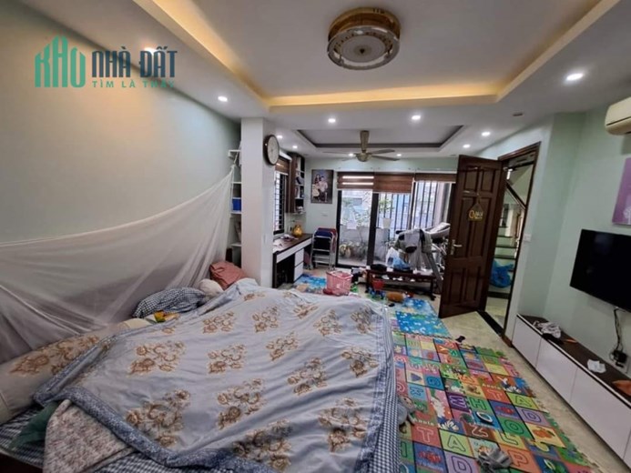 Bán nhà 83m2 phố Nguyễn Văn Cừ Gara 2 Ô tô tránh Thang máy XỊN Nội thất Cao cấp Giá 12.3 Tỷ