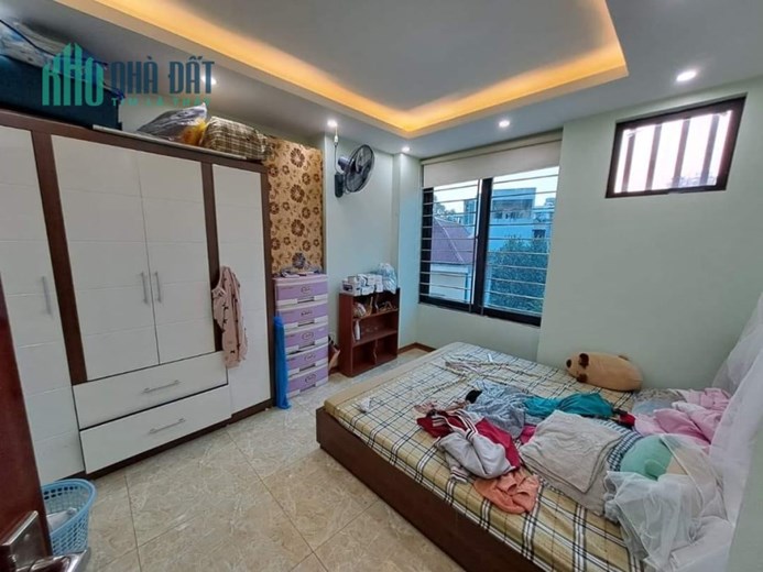 Bán nhà 82m2 phố Nguyễn Văn Cừ Gara 7 chỗ Thang máy Nhập Nội thất Đẳng cấp Giá 12.2 Tỷ