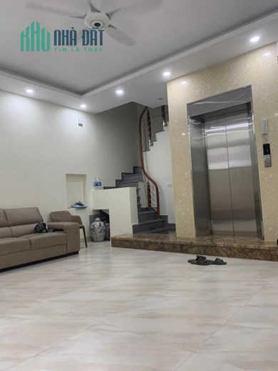 Bán nhà 83m2 phố Nguyễn Văn Cừ Gara Ô tô tránh Thang máy Nội thất Cao cấp Giá 12.3 Tỷ
