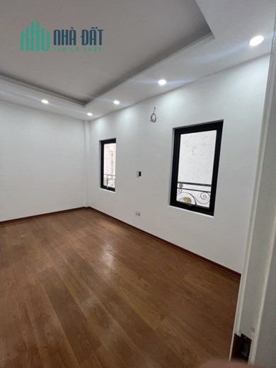 NHÀ MẶT NGÕ TẠI NGHI TÀM THUỘC QUẬN TÂY HỒ. NHIỀU ĐIỀU THÚ VỊ MÀ RẤT RẺ SẴN SÀNG ĐỂ BẠN KHÁM PHÁ!!!