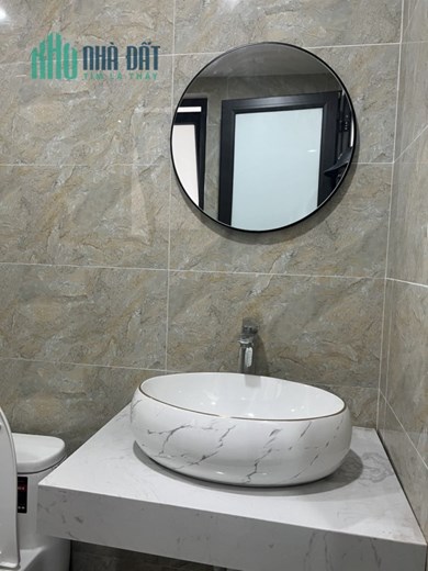 NHÀ MẶT NGÕ TẠI NGHI TÀM THUỘC QUẬN TÂY HỒ. NHIỀU ĐIỀU THÚ VỊ MÀ RẤT RẺ SẴN SÀNG ĐỂ BẠN KHÁM PHÁ!!!