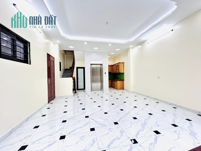 Bán nhà Tam Trinh 40m2, 6 Tầng giá 8.5 Tỷ, thang máy, gara ô tô, lô góc