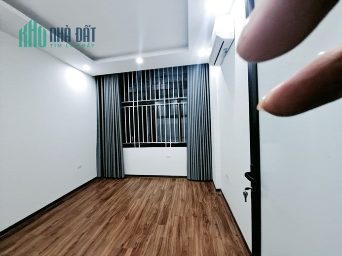 VỊ TRÍ ĐẸP, NHÀ CŨNG ĐẸP! NHÀ MẶT NGÕ TẠI VĨNH HƯNG THUỘC QUẬN HOÀNG MAI GIÁ 4 TỶ.