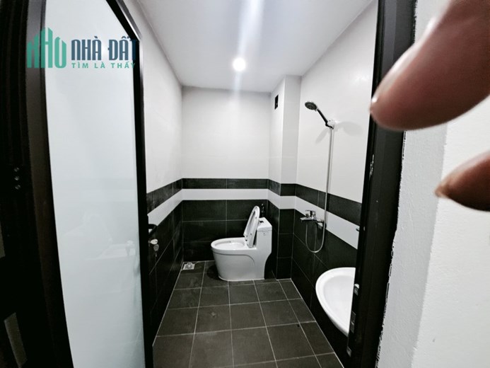 VỊ TRÍ ĐẸP, NHÀ CŨNG ĐẸP! NHÀ MẶT NGÕ TẠI VĨNH HƯNG THUỘC QUẬN HOÀNG MAI GIÁ 4 TỶ.