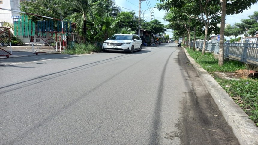 Bán nhà M.Tiền THẠNH LỘC 17 PHƯỜNG THẠNH LỘC quận 12, Ngan lớn 20m, Đường XE TẢI tránh, giá chỉ 30