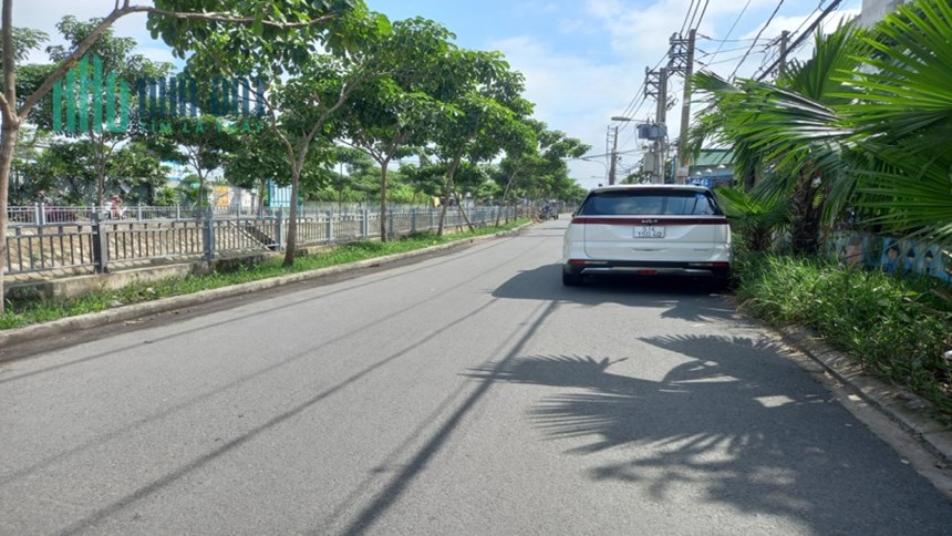 Bán nhà M.Tiền THẠNH LỘC 17 PHƯỜNG THẠNH LỘC quận 12, Ngan lớn 20m, Đường XE TẢI tránh, giá chỉ 30