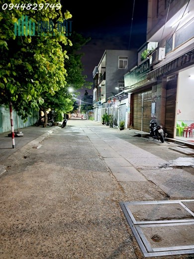 Kiệt như đường 5.5m, có lề, Nhà đẹp 3 tầng, dt 83m2, vài bước ra mặt tiền TRƯỜNG CHINH, Đà Nẵng,