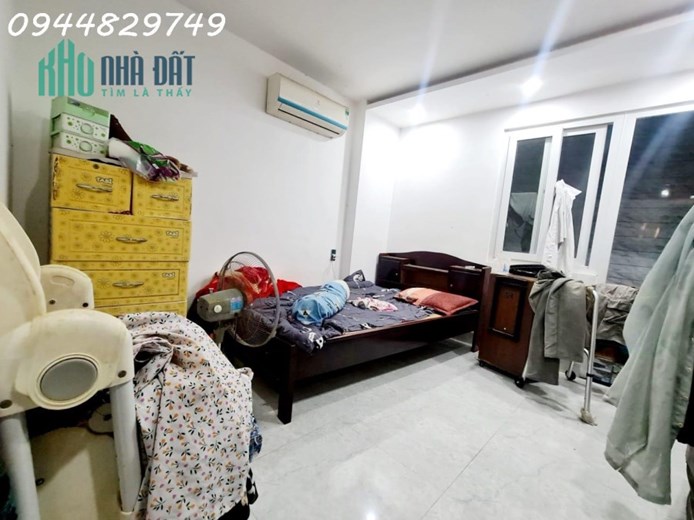 Kiệt như đường 5.5m, có lề, Nhà đẹp 3 tầng, dt 83m2, vài bước ra mặt tiền TRƯỜNG CHINH, Đà Nẵng,