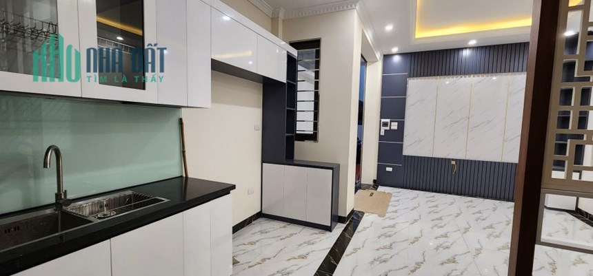 Bán nhà Gốc Đề, Minh Khai 44m, 5 tầng, oto 30m, full nội thất gần hồ, chỉ 4 tỷ