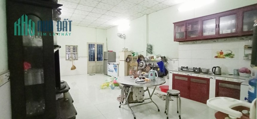 Bán gấp nhà Đường 1 Long Trường, Thủ Đức, 250m2, giá chỉ hơn 6 tỷ.