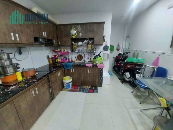 Cần Tiền Cho Con Du Học Bán Gấp Nhà HXT Cộng Hòa, Tân Bình, 94m2, 3 Tầng, Nhỉnh 13 Tỷ TL.