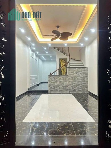 BÁN NHÀ ĐẸP - DT:50M2 x MT:4M x 4 TẦNG x 5 NGỦ - CHỈ 30M RA ÔTÔ NGÕ TRƯỚC NHÀ 3 M GẦN ROYAL CITY