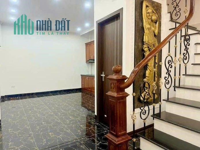 BÁN NHÀ ĐẸP - DT:50M2 x MT:4M x 4 TẦNG x 5 NGỦ - CHỈ 30M RA ÔTÔ NGÕ TRƯỚC NHÀ 3 M GẦN ROYAL CITY