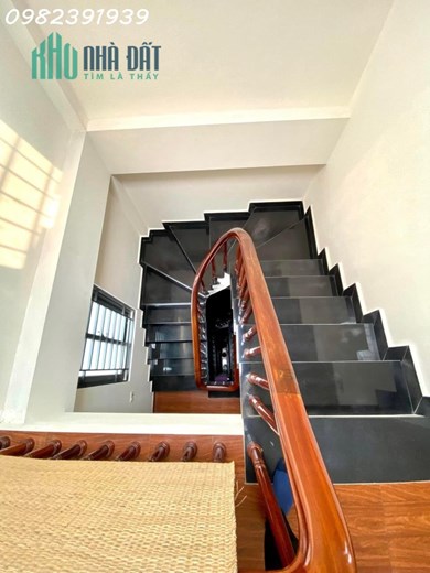 Bán nhà 22 Tôn Thất Tùng 5 tầng ở ngay, gần ĐH Y Hà Nội, 38m2, 4.65 tỷ