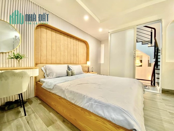 30m ra đường Hùng Vương, gần Big C, 43m2, 5 tầng, 5PN, 3.x tỷ