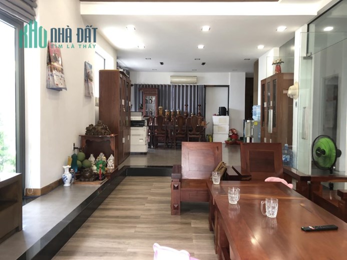 Bán biệt thự cực đẹp gần Trường Chinh - Tân Bình rẻ như Bình Tân