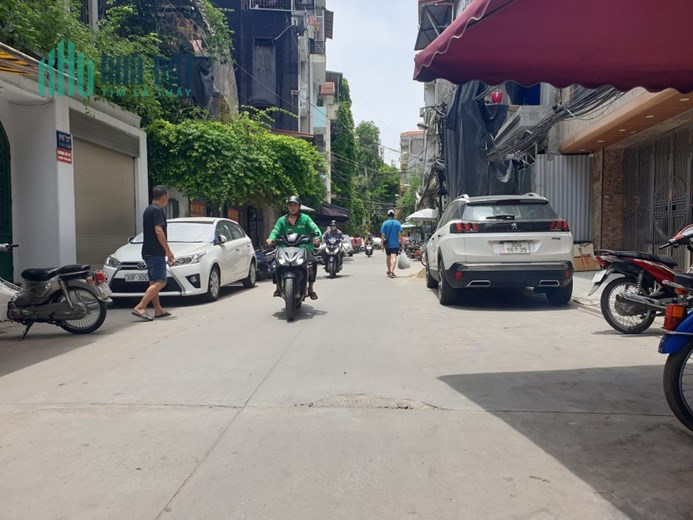 Quá Đỉnh Mặt phố Thái Thịnh 105mx9 tầng thang máy vỉa hè 4ô tô tránh tặng full đồ gỗ cao cấp