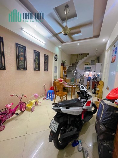 Nhà Đẹp Phố Giáp Nhất Thanh Xuân ngõ rộng thoáng 32m 5tầng mt 3.4m chỉ 3.85 tỷ