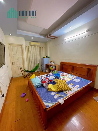 Nhà Đẹp Phố Giáp Nhất Thanh Xuân ngõ rộng thoáng 32m 5tầng mt 3.4m chỉ 3.85 tỷ