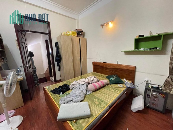 Kim Mã, nhà nhỏ ngõ xinh, ô tô sát cửa, 5 tầng, 15m ra phố, 4.11 tỷ.