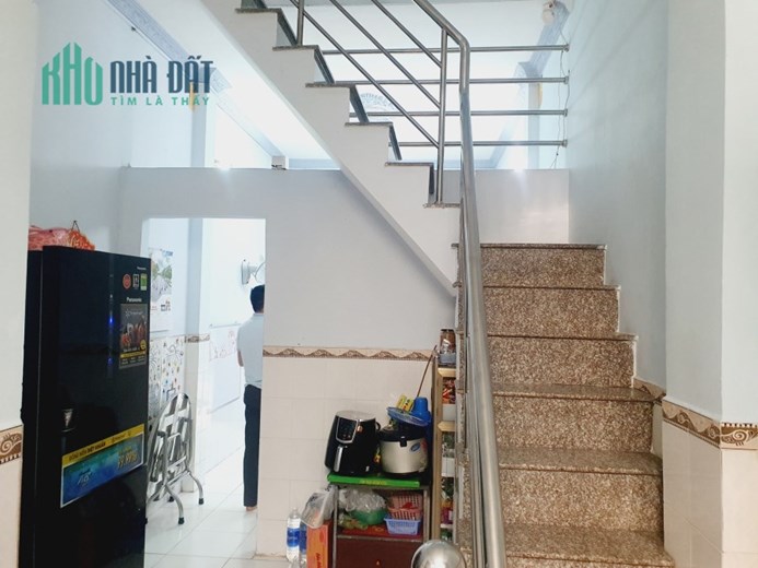Bán nhà Mễ Cốc P15 Q8 3.2m x 10m 2 Tầng 2PN Chỉ: 2.65 Tỷ