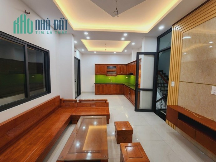 Bán nhà Lê Duẩn 50m2 3 tầng, mt 4.5m, tiện ích ngập tràn, 5.5 tỷ