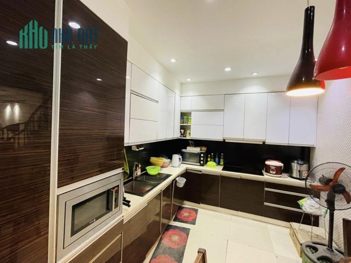 SIÊU HIẾM NGUYỄN VĂN CỪ 7 TẦNG THANG MÁY, GARA 2 Ô TÔ, GIÁ CỰC YÊU 12.1 TỶ
