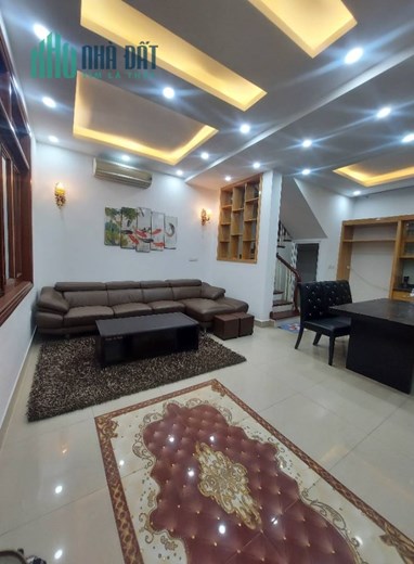 Bán nhà Ngõ 162 Khương Trung, ô tô tránh, nở hậu, mặt tiền rộng, 55m2*4T, giá chào 8 tỷ.