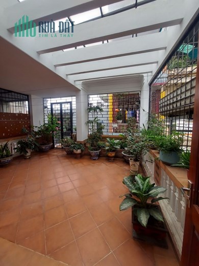 Bán nhà Ngõ 162 Khương Trung, ô tô tránh, nở hậu, mặt tiền rộng, 55m2*4T, giá chào 8 tỷ.