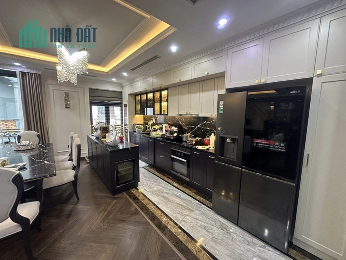 SIÊU PHẨM NGUYỄN VĂN CỪ 7 TẦNG THANG MÁY, GARA 2 Ô TÔ, BAO SANG TÊN 12.2 TỶ