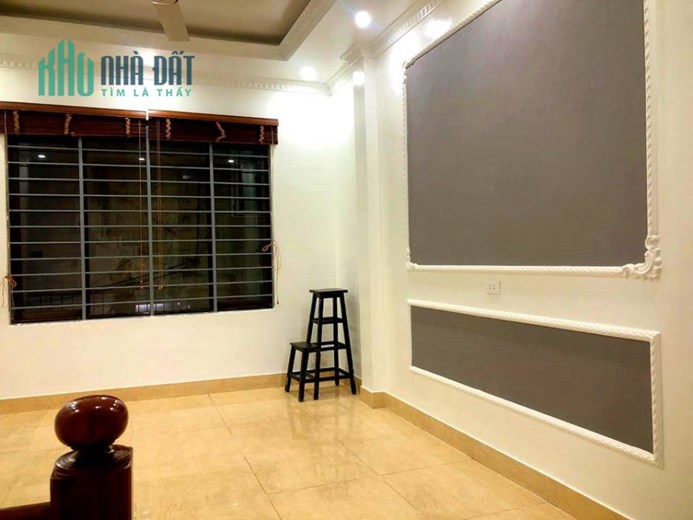 Bán gấp nhà Hai Bà Trưng 35m2, 5 tầng, nhỉnh 4 tỷ Hà Nội.
