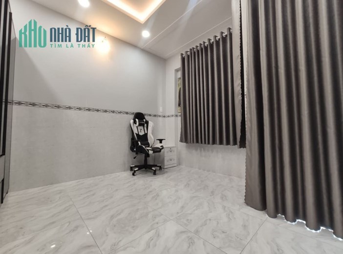 Cần bán gấp nhà 4 tầng 80m2 hẻm nhựa 8m Hòa Bình Hiệp Tân Tân Phú, chỉ 8,5 tỷ TL.