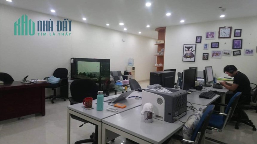 Chính chủ bán gấp căn hộ 89 Phùng Hưng đang làm văn phòng tầng đẹp 70m2 Giá rẻ 2.1 tỷ