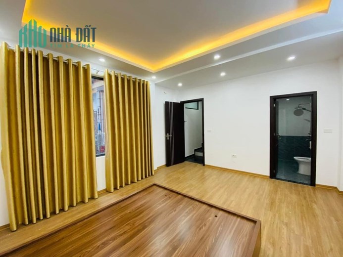 Ngõ 1 Bùi Xương Trạch 30m x  6 tầng x Mt  5 m giá nhỉnh 4 tỷ Thanh Xuân