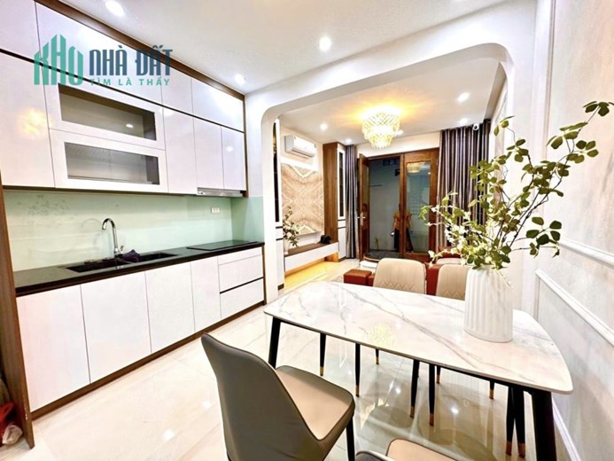 THÈM TIỀN ĐẾN GỘP THỞ - NHÀ BỒ ĐỀ - 5 TẦNG - 6 PN - NGÕ OTO - 4.15 TỎI.