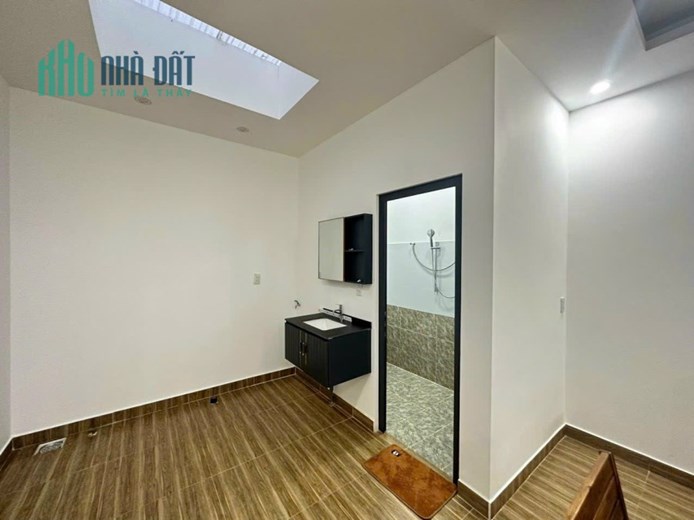 Bán nhà Gò Vấp, hẻm 379 Thông Nhất, 50m2, 4 lầu hẻm xe hơi chỉ 5.3 tỷ