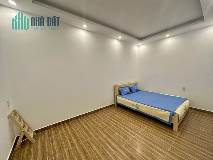 Bán nhà Gò Vấp, hẻm 379 Thông Nhất, 50m2, 4 lầu hẻm xe hơi chỉ 5.3 tỷ
