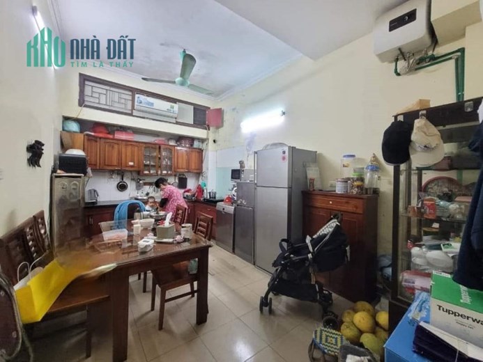 Bán Nhà Phân Lô Hoàng Cầu 49/55m2,4 Tầng, Mặt Tiền 4m, Giá 12.7 tỷ TL 0868868383