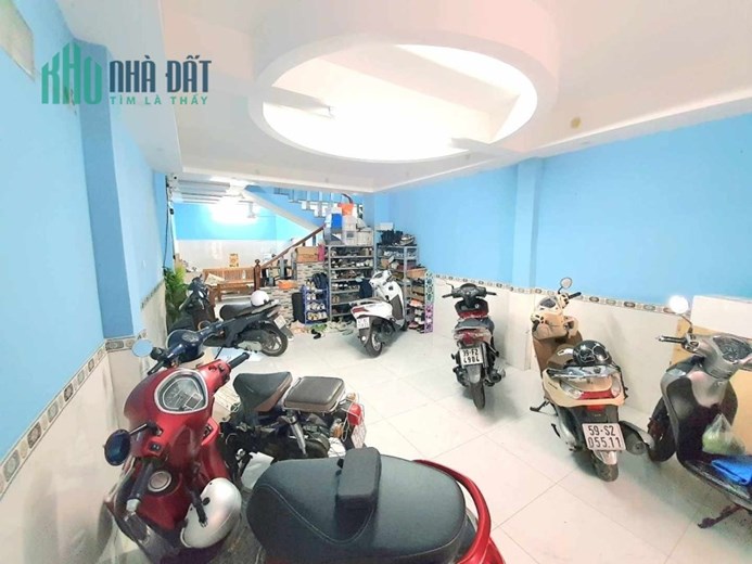 NHÀ LÔ GÓC KHU VIP NGUYỄN CỬU VÂN phường 17 Bình Thạnh, 3 BƯỚC RA HẺM XE TẢI  -----75M2 2 TẦNG ----