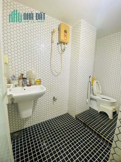 Bán nhà HXT -Q6  - Bà Hom  chỉ 5.6  tỷ. DT 76 m2.