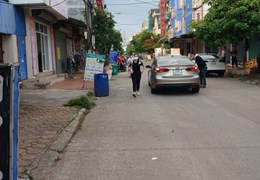 CẦN Bán mấy căn nhà trong chợ sam sung phổ yên 100m mặt tiền 5m, nhà 4 tầng 15 phòng trọ tầng 1 là